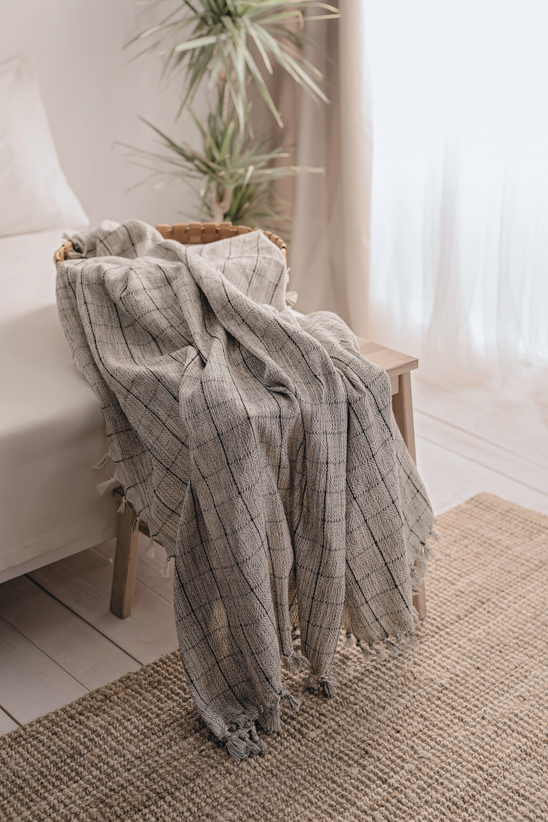 Minimalist 100% Cotton Throw Blankets & Bedspreads