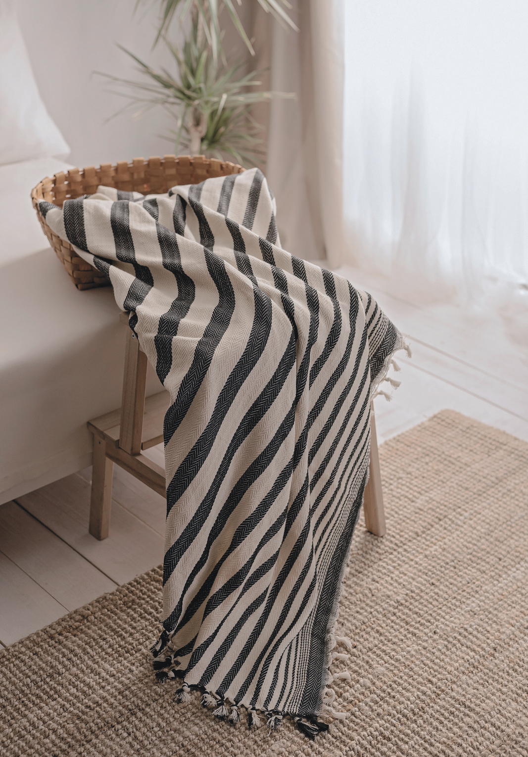 Minimalist 100% Cotton Throw Blankets & Bedspreads